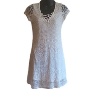 Hollister lacey off white/ white dress. Size small.Great for school !Fairy Core.